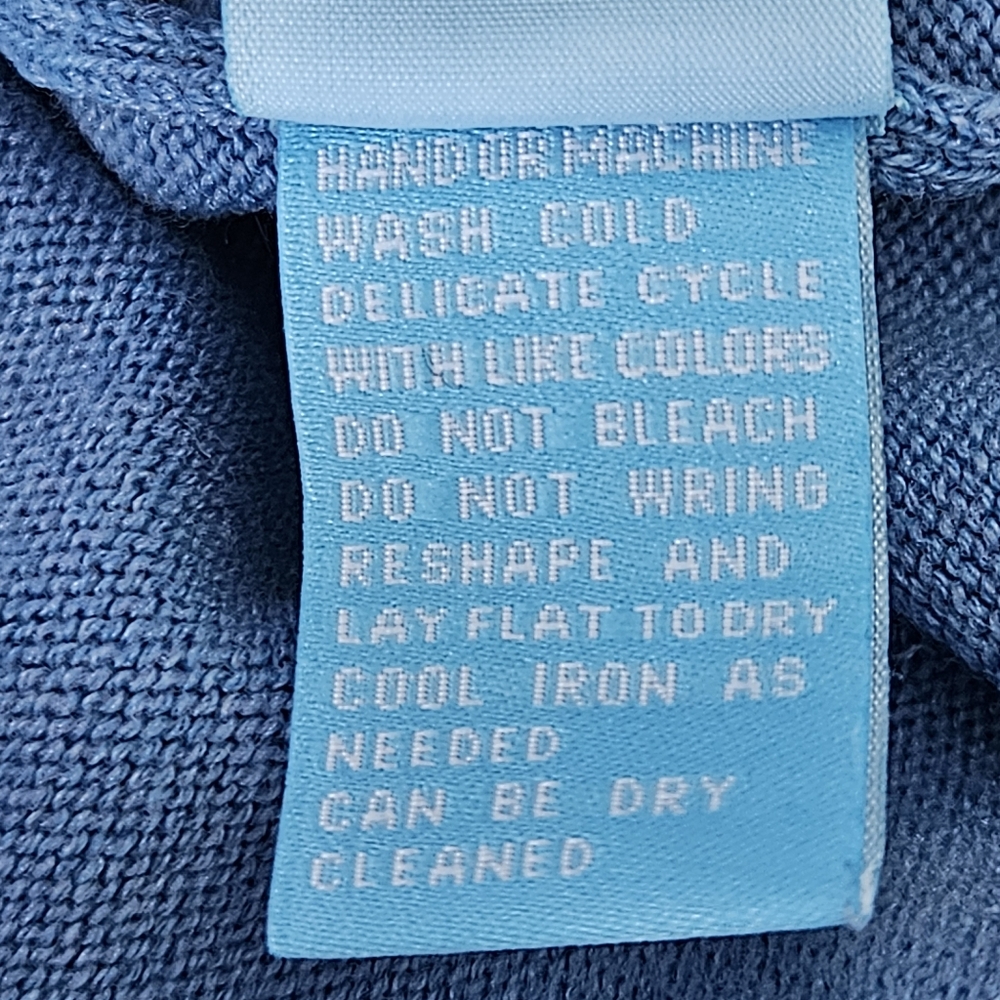 J. McLaughlin Blue‎ V-Neck Sweater with Soft Texture and Relaxed Fit - Picture 5 of 8